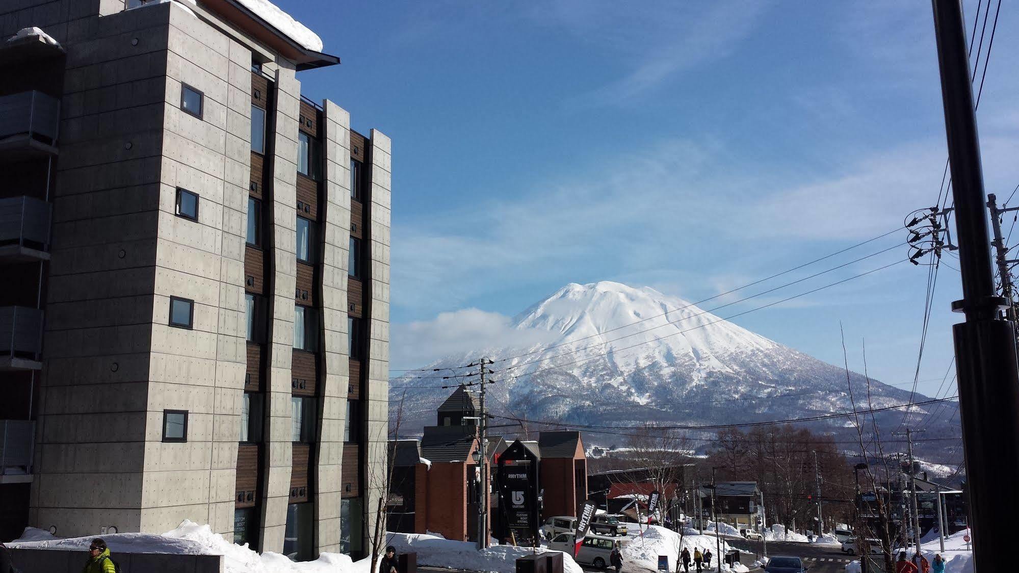 Miru Nozomi Views Aparthotel คุตชาน ภายนอก รูปภาพ